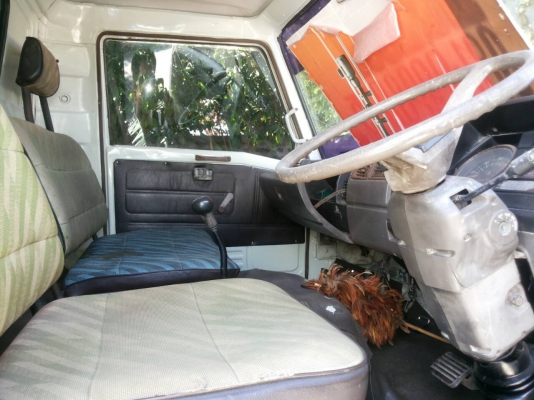 รถบรรทุก ตู้ 10 บาน HINO KM779 ปี 36 เครื่อง 117 แรง ราคา 330,000 บ.