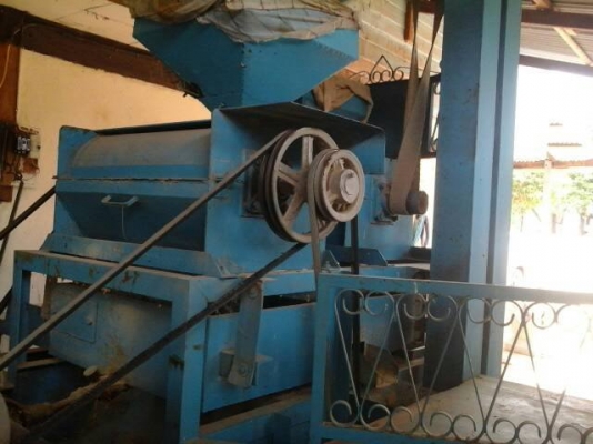 ขายโรงสีข้าวตระกูลไชยพานิช1999 หิน24สองหิน ใช้ไฟบ้าน ไดร์ไช้งานดีสภาพไช้งานได้เลย มีแท่นรองแบบถอดแยกได้ติดตั้งง่าย สนใจโทร 090-8588220คุณนะ 093-3258446คุณบิว ID:narong498 หรือเข้าดูสินค้าอื่นๆได้ที่ www.truck.in.th/498 หรือเพจFacebook ณรงค์ ซื้อขายรถมือสอ