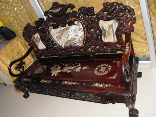 ชุดรับแขกฝังมุกเนื้อไม้ พยูง ชุด8 รุ้นแรกๆที่ช่างฝีมือจีน