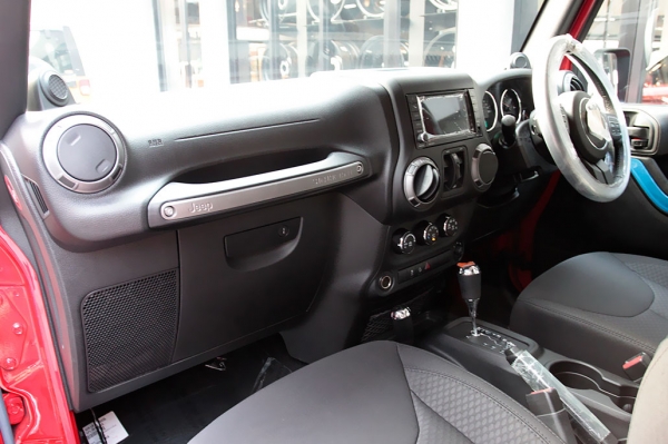 NEW JEEP WRANGLER SAHARA 2015