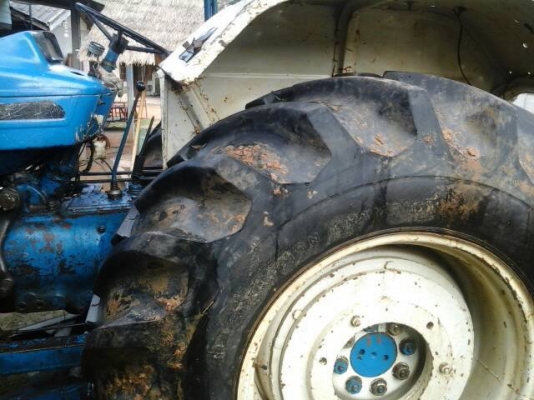 ขายรถไถฟอร์ด6600 สภาพพร้อมใช้งาน เอกสารพร้อมโอน สนใจโทร 090-8588220คุณนะ 093-3258446คุณบิว ID:narong498 หรือเข้าดูสินค้าอื่นๆได้ที่ www.truck.in.th/498 หรือเพจFacebook ณรงค์ ซื้อขายรถมือสอง (เว็บไซต์ส่วนตัว) หรือFacebook ตลาดรถมือสอง คุณนะ