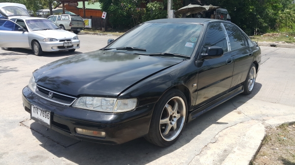 ฮอนด้าแอ็คคอร์ดไฟท้ายก้อนเดียว