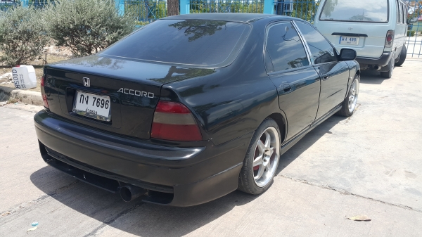 ฮอนด้าแอ็คคอร์ดไฟท้ายก้อนเดียว