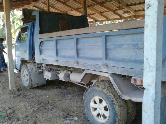 หกล้อ อีซูซุ NPR115แรง เกียร์สั้น power สภาพพร้อมใช้งาน ทะเบียนพร้อมโอน