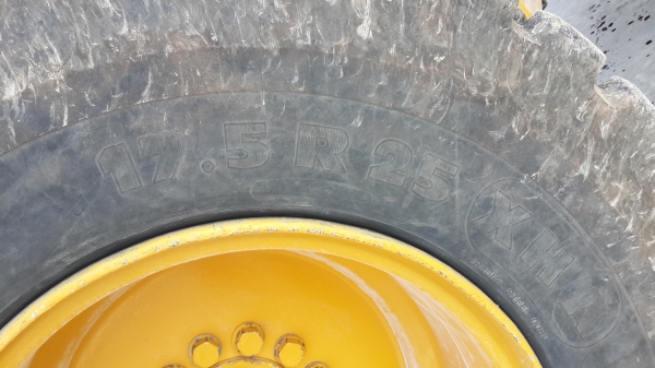 ขายรถตัก WA 180-1 สภาพสวยๆคับ พร้อมใช้งาน ขายรถตัก WA 180-1 สภาพสวยๆคับ พร้อมใช้งาน