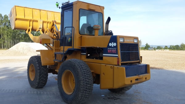 ขายรถตัก WA 180-1 สภาพสวยๆคับ พร้อมใช้งาน ขายรถตัก WA 180-1 สภาพสวยๆคับ พร้อมใช้งาน