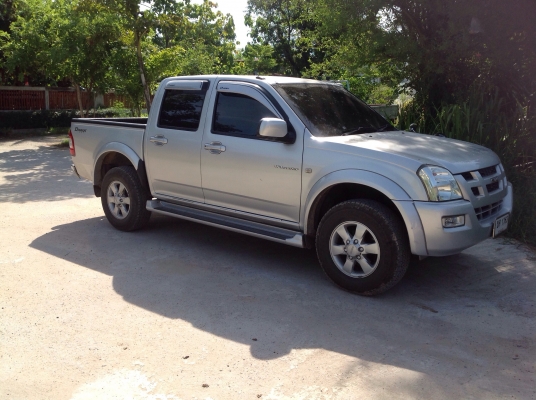 ดีแม็ก 4 ประตู ไฮเลนเดอร์   ยกสูง  ปี 48  รถบ้าน ผู้หญิงขับ