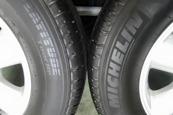 ล้อเดิมวีโก้ตัวสูงพร้อมยางมิชลิน 265/65R17 ปี 12 ขาย10000บาท 081-7570077