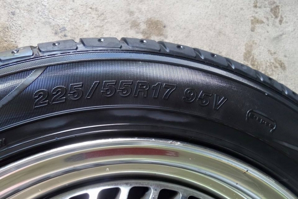 17x7 et25 รถตู้ใส่ได้ 6รู139.7 17x7 et25 รถตู้ใส่ได้ 6รู139.7