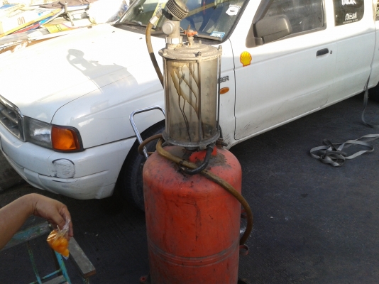 ถังถ่ายน้ำมันเครื่อง ขาย 4000 ครับ