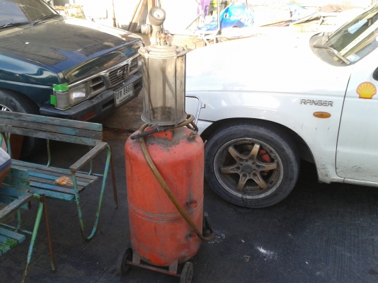 ถังถ่ายน้ำมันเครื่อง ขาย 4000 ครับ