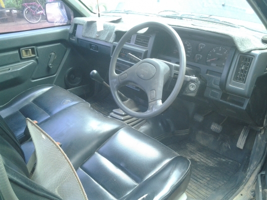 NISSAN BIGM 2.5 ฝาแดง ปี37 หน้าโง่ แอร์เย็น ภายในสวย คัชีมีปะครับ ภาษีขาด 2ปีครึ่ง NISSAN BIGM 2.5 ฝาแดง ปี37 หน้าโง่ แอร์เย็น ภายในสวย คัชีมีปะครับ ภาษีขาด 2ปีครึ่ง