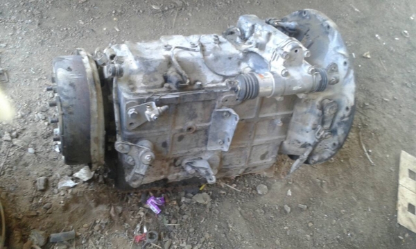 ขายเกียร์ UD 290 6 เกียร์เดินหน้า พร้อมเกียร์ฝาก18,000บาท