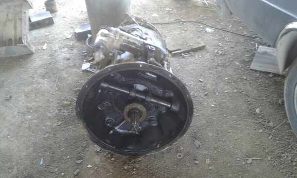 ขายเกียร์ UD 290 6 เกียร์เดินหน้า พร้อมเกียร์ฝาก18,000บาท