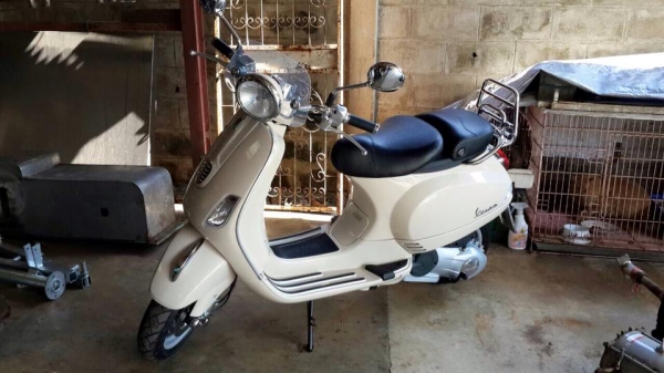 ขายเวสป้า LX 150 3VIE สีครีม