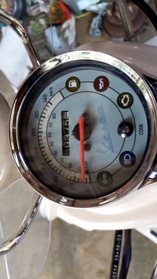 ขายเวสป้า LX 150 3VIE สีครีม