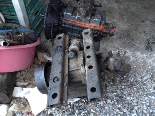 ขายเกียร์อีซุพร้อมสโล (จะเอาอะไรก็โทรมานะคับ)