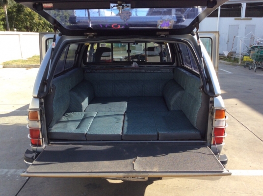 ขายรถกระบะ ฟอร์ด เรนเจอร์ 4ประตู ปี01 เครื่องดีเซลเดิม 2.9 เกียร์ออโต้ ตัวท็อป เพาเวอร์ ไฟฟ้าทั้งคัน airbag2ใบ เบรคabs ภายในสวยมากๆเดิมๆสะอาดเบาะสวยมาก แอร์เย็นฉ่ำ ตัวถังสวยเดิมๆบางเดิมๆทุกชิ้น ห้องเครื่องเดิม สีเงาสวยบางทั้งคัน คัสซีสวย เครื่องแน่น รถขับ