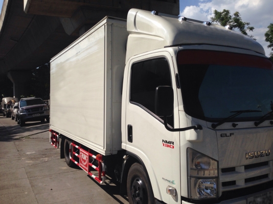 ขายดาวน์รถบรรทุกอีซูซุ6ล้อรุ่น nmr130แรงม้า