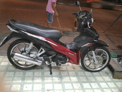 เวฟ110iตาทท้าปี52