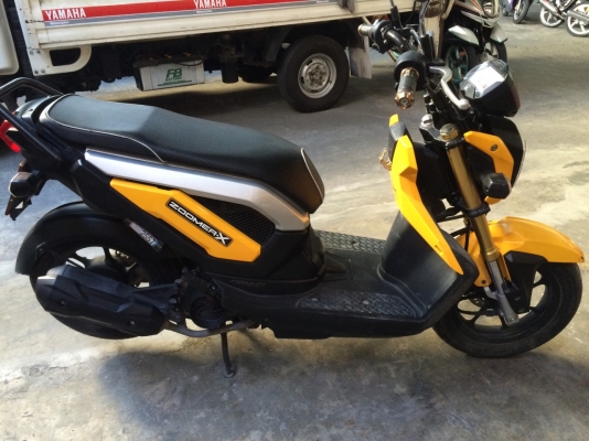 ขาย HONDA ZOOMER-X ปี 56 เล่มพร้อมโอน เครื่องดี สภาพภายนอกดี (มีรอยบังโคลนหน้านิดหน่อย)