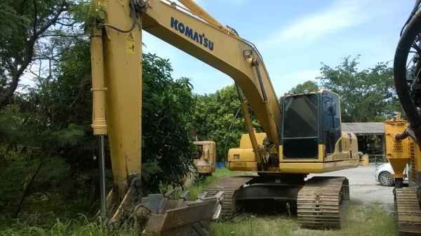 ขาย Komatsu pc200-8. สภาพเต็มทุกอย่าง