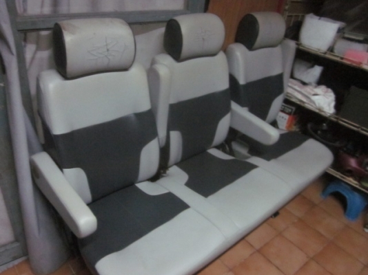 เบาะรถตู้