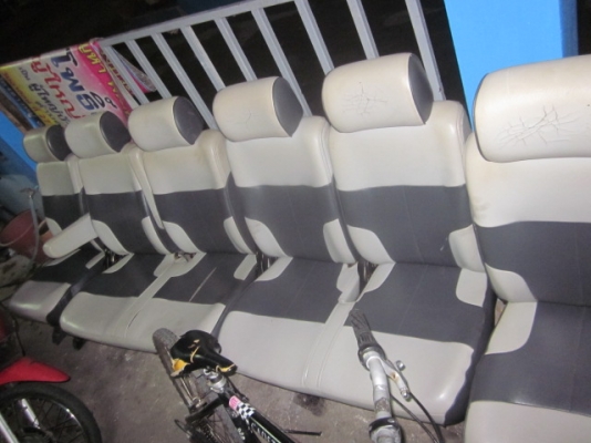 เบาะรถตู้