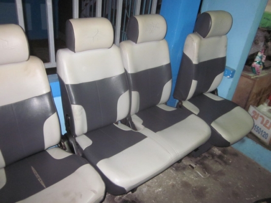 เบาะรถตู้