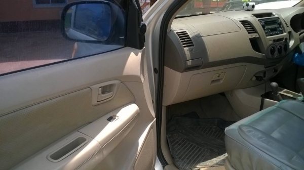 ขาย VIGO 3.0 4 ประตู 4X4 ปี 48 เกียร์ออโต้ สภาพสวยพร้อมใช้ หน้าเดิม ภายในสวย ขาย VIGO 3.0 4 ประตู 4X4 ปี 48 เกียร์ออโต้ สภาพสวยพร้อมใช้ หน้าเดิม ภายในสวย