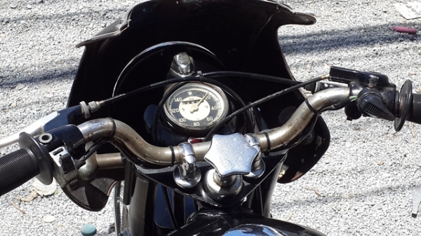 วุมิ นนบุรี ขาย BMW R27 ปี2509 ทะเบียนแท้โอนขนส่งสถาพนางฟ้ามาอีกแล้วคับ