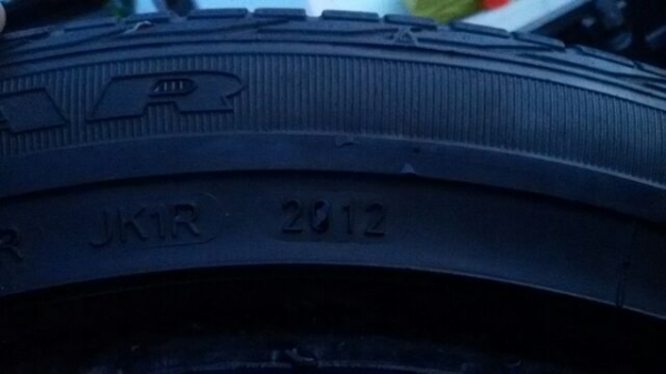 ยาง\% 225/45r17 goodyear ปี12