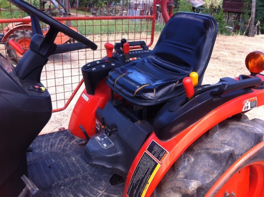 ขายคูโบต้าB2420สภาพเดิมๆพร้อมโครงกันอ้อยรถพร้อมใช้งานคับ ขายคูโบต้าB2420สภาพเดิมๆพร้อมโครงกันอ้อยรถพร้อมใช้งานคับ