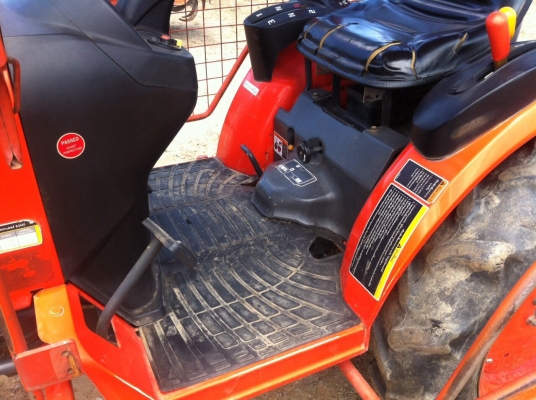 ขายคูโบต้าB2420สภาพเดิมๆพร้อมโครงกันอ้อยรถพร้อมใช้งานคับ ขายคูโบต้าB2420สภาพเดิมๆพร้อมโครงกันอ้อยรถพร้อมใช้งานคับ