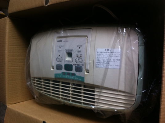 เครื่องฟอกอากาศ สองระบบ SANYO จากญี่ปุ่น มีระบบฟอกอากาศด้วยการะเหยตัวของน้ำโดยไม่ผ่านความร้อน