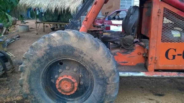 ขายรถคีบอ้อย พร้อมใช้ ราคาถูก ขายรถคีบอ้อย พร้อมใช้ ราคาถูก