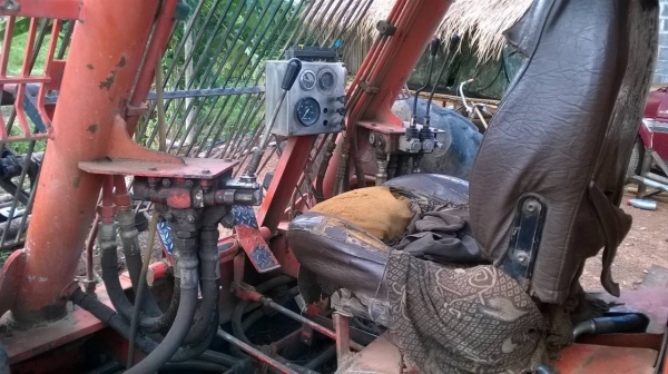 ขายรถคีบอ้อย พร้อมใช้ ราคาถูก ขายรถคีบอ้อย พร้อมใช้ ราคาถูก