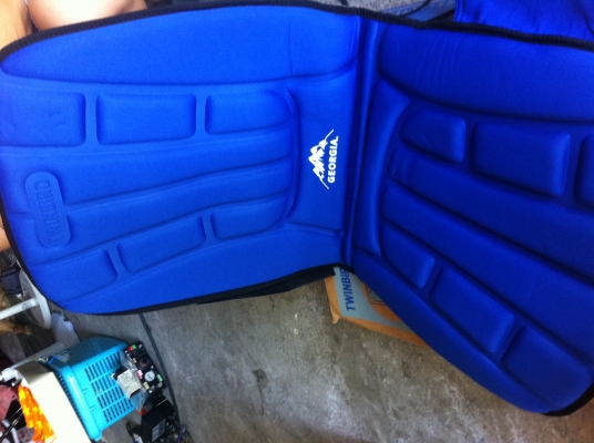 เบาะสั่นนวด TWINBIRD ไฟฟ้าใข้ในบ้านในรถได้ ขุดสั่นนวด 3 ส่วนแยกกัน ที่รองนั่งและส่วนหลังจากญี่ปุ่น