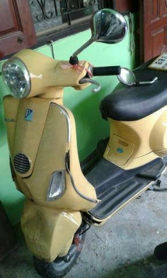 ขาย Vespa LX125ie สีเหลือง ราคาถูกตามสภาพครับ