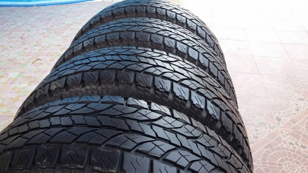 ขายครับเผื่อท่านใดหาใช้อยู่ yokohama  265/70/16  1 ชุดครับ