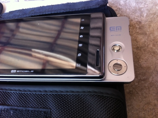 โทรศัพท์สมาร์ทโฟน SHARP สภาพสวยน่าจะใหม่เก่าเก็บมา มีซองเก็บมาด้วย(มีแค่สองอัน)