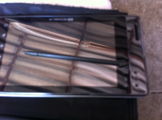 โทรศัพท์สมาร์ทโฟน SHARP สภาพสวยน่าจะใหม่เก่าเก็บมา มีซองเก็บมาด้วย(มีแค่สองอัน)