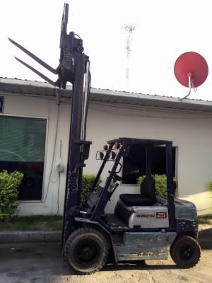ขายด่วนรถยกโฟร์คลิฟท์ดีเซล ยี่ห้อKOMAT'SU รุ่น FD20-11