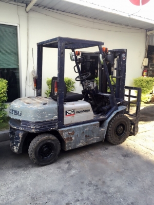 ขายด่วนรถยกโฟร์คลิฟท์ดีเซล ยี่ห้อKOMAT'SU รุ่น FD20-11