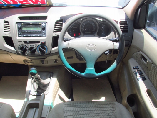 วีโก้ 2.5 4ประตู้ per-runner ปี2010 สวยสุดๆ สภาพป้ายแดง สอบถามเพิ่มเติม080-604-8422 ปุ้ย