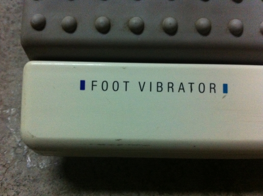 เครื่องนวดเท้าแบบสั่นนวด THRIVE ปรับการสั่นได้ ช้า - เร็ว เครื่องนวดเท้าแบบสั่นนวด THRIVE ปรับการสั่นได้ ช้า - เร็ว