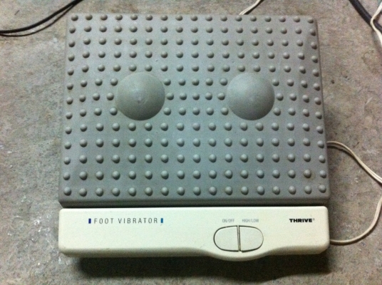 เครื่องนวดเท้าแบบสั่นนวด THRIVE ปรับการสั่นได้ ช้า - เร็ว