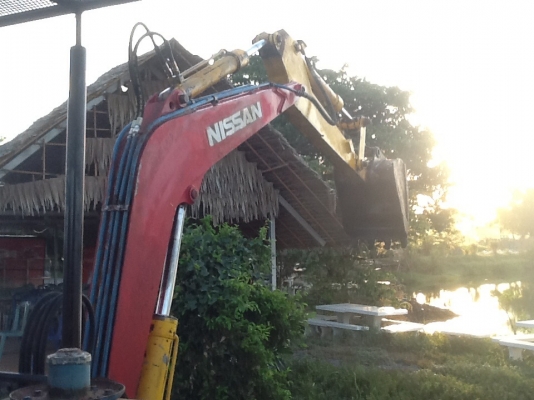 รถขุดพร้อมมีดดันนิสสัน 21ss สภาพดีพร้อมใช้ เพิ่งเข้าจากญี่ปุ่น