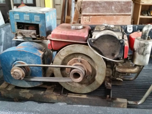 ไดปั่นไฟ 7.5 โล พร้อมเครื่องคูโบตาสภาพเดิมๆครับพร้อมใช้งานได 7.5 โลคับเครื่องคูโบตา  ขนาด 12  แรงครับสตาสครั้งเดียวติดตัวไดพร้อมเครื่องใช้งานปกติครับลองเทสทุกอย่างแล้วครับ  ราคานี้สุดคุ้มครับแค่เครื่องก็คุ้มแล้วครับ