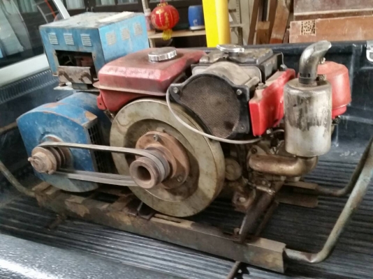 ไดปั่นไฟ 7.5 โล พร้อมเครื่องคูโบตาสภาพเดิมๆครับพร้อมใช้งานได 7.5 โลคับเครื่องคูโบตา  ขนาด 12  แรงครับสตาสครั้งเดียวติดตัวไดพร้อมเครื่องใช้งานปกติครับลองเทสทุกอย่างแล้วครับ  ราคานี้สุดคุ้มครับแค่เครื่องก็คุ้มแล้วครับ